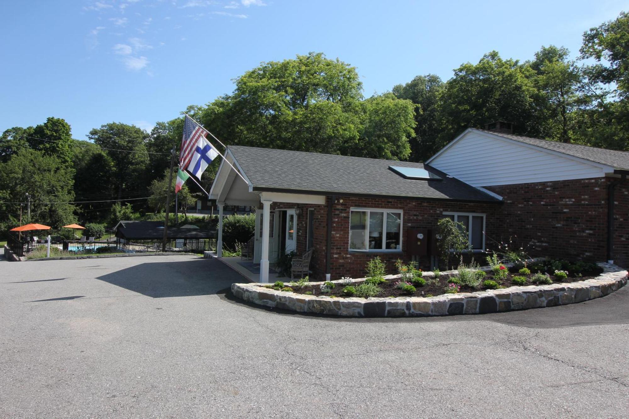 Heidi'S Inn Brewster Exterior foto